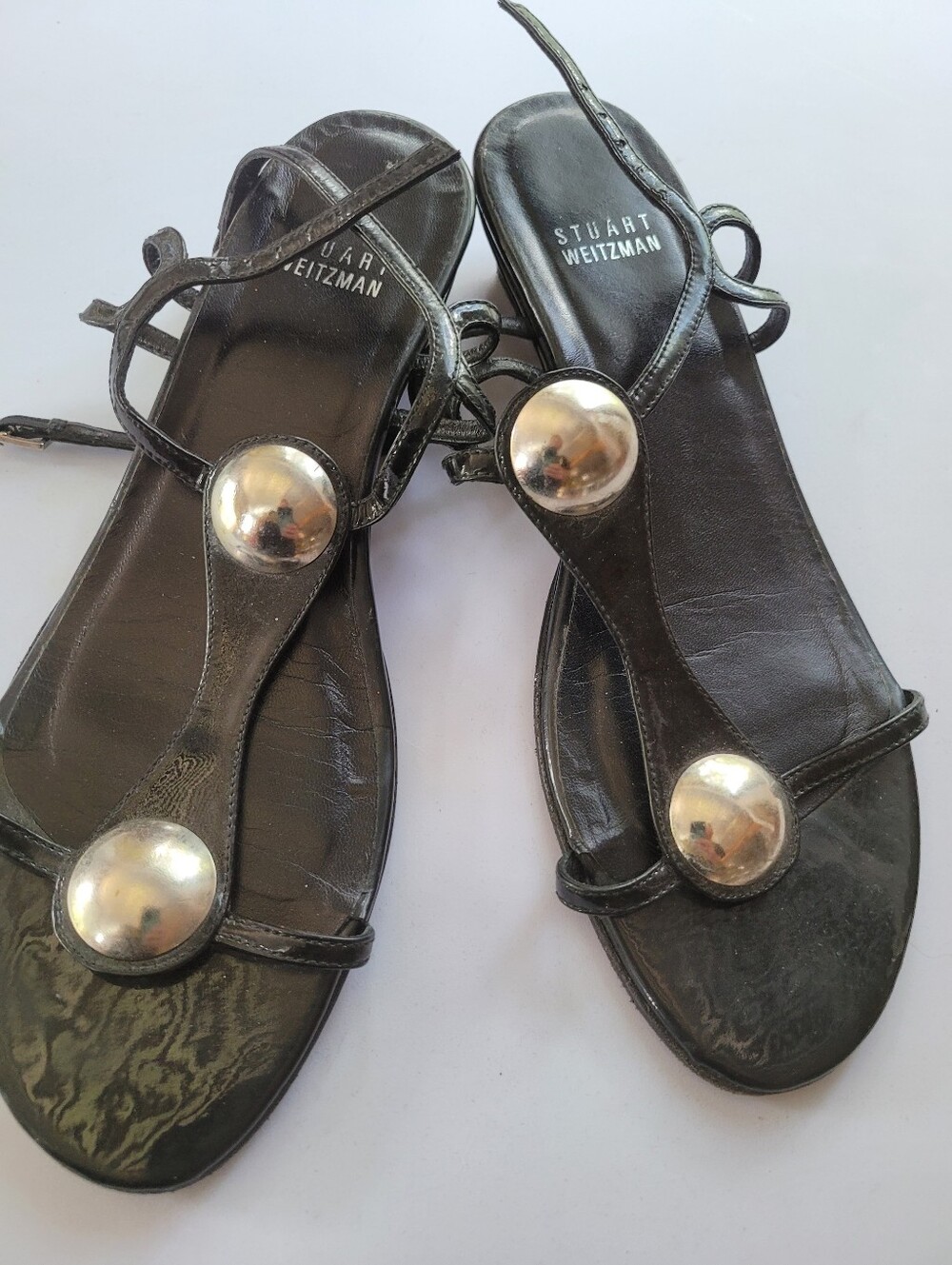 Stuart Weitzman 38/7.5 Black Leather T-Strap Sandals Silver Domes